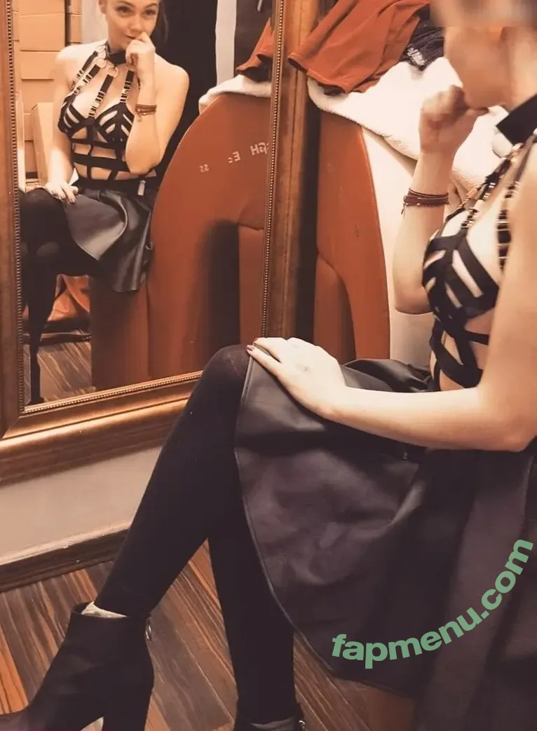 Sexy Julia nude photo #0155 (einfachechtjulia / sexyjulia.unfiltered)