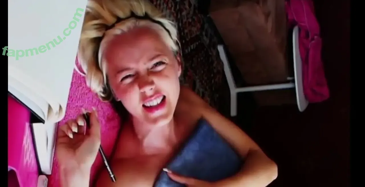 Sexy Julia nude photo #0332 (einfachechtjulia / sexyjulia.unfiltered)