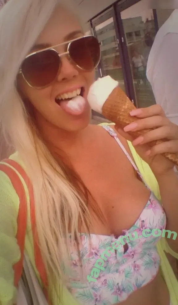 Sexy Julia nude photo #0368 (einfachechtjulia / sexyjulia.unfiltered)