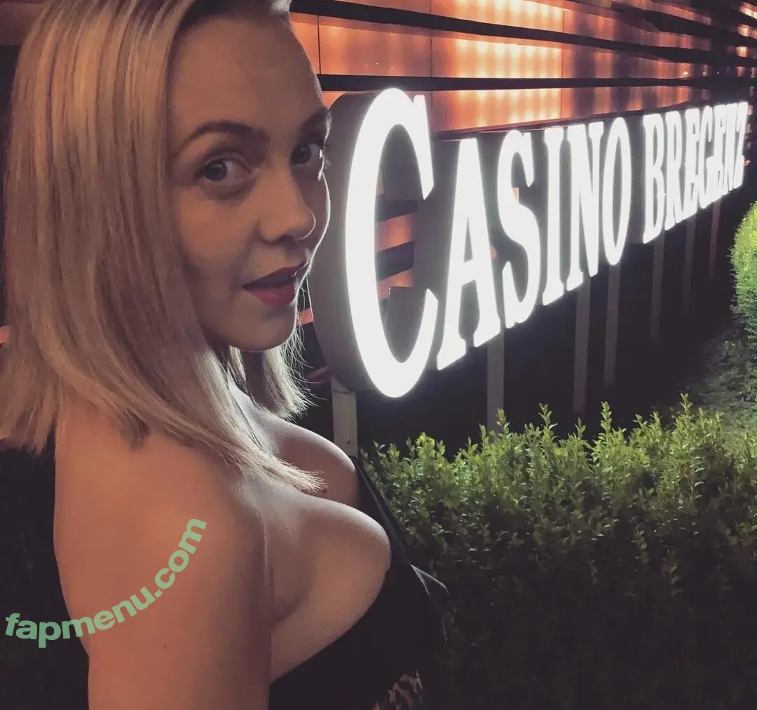 Sexy Julia nude photo #0369 (einfachechtjulia / sexyjulia.unfiltered)