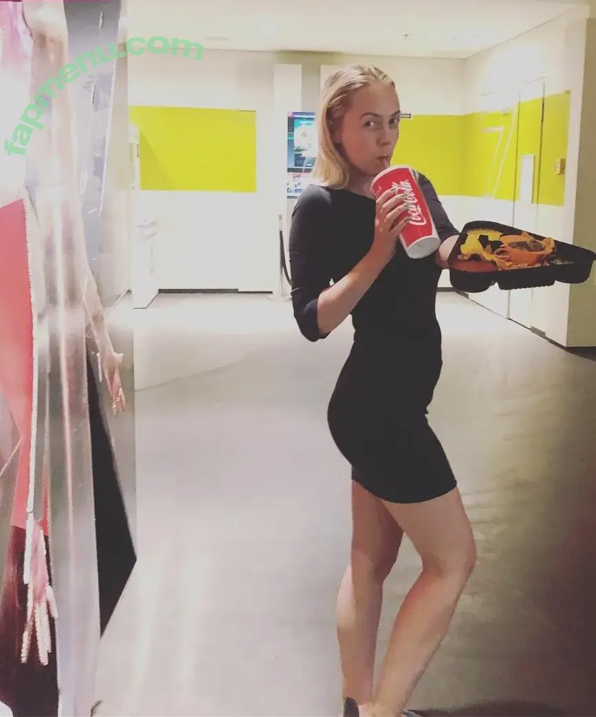 Sexy Julia nude photo #0385 (einfachechtjulia / sexyjulia.unfiltered)