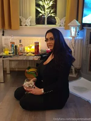 sexyemmabutt / Emma Butt nude photo #0028