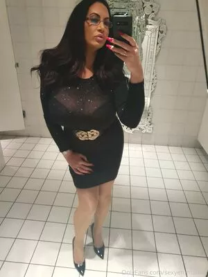 sexyemmabutt / Emma Butt nude photo #0061