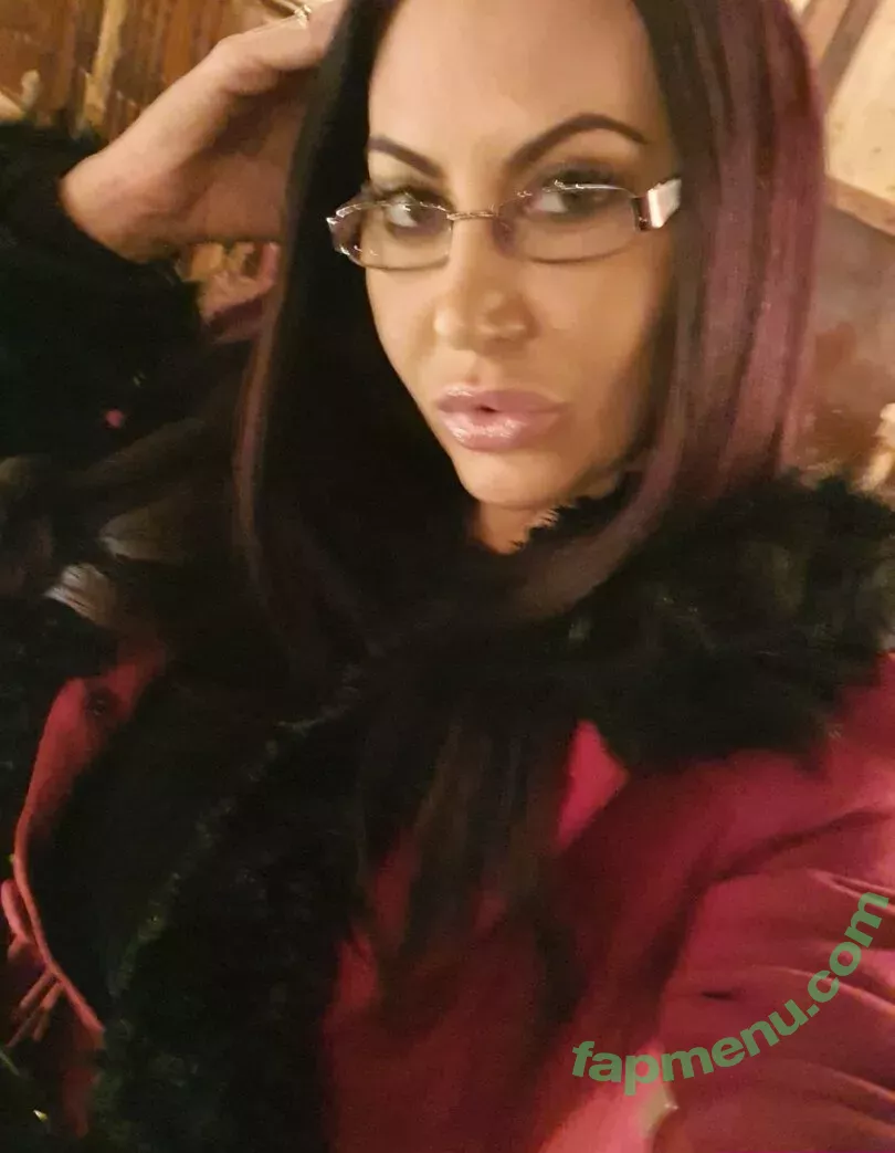 sexyemmabutt nude photo #0070 (Emma Butt)