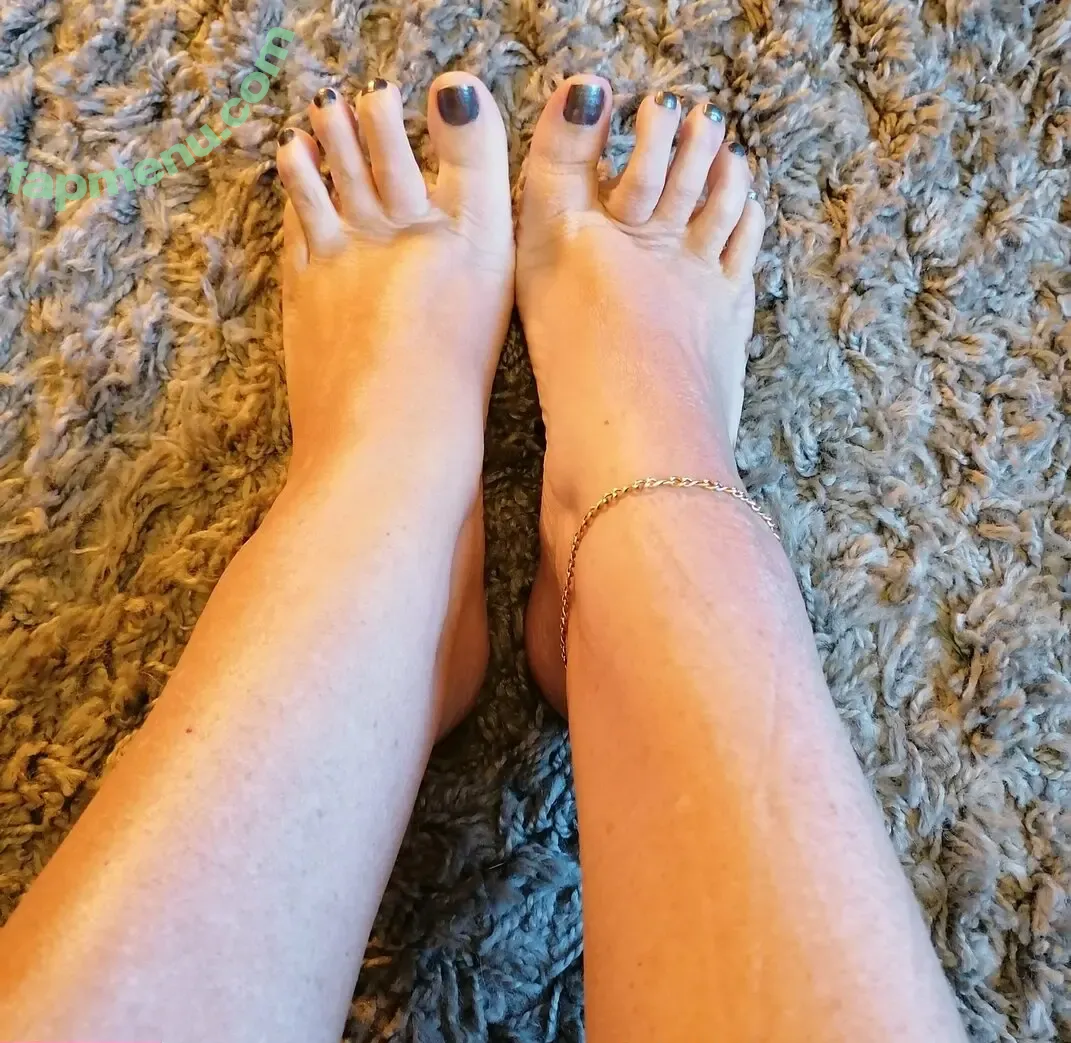 sexymaturefeet nude photo #0003 (mature_feet)