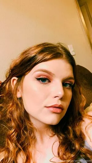 sexyredinbed / throwanitback nude photo #0008