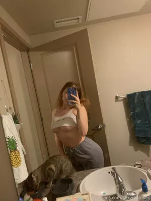 sexyredinbed / throwanitback nude photo #0052