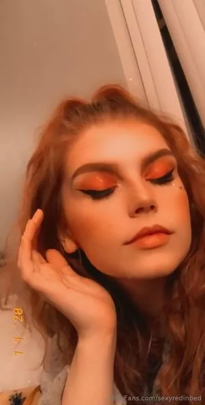 sexyredinbed / throwanitback nude photo #0147