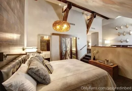 sexyredinbed / throwanitback nude photo #0215