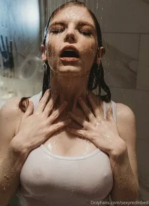 sexyredinbed / throwanitback nude photo #0381