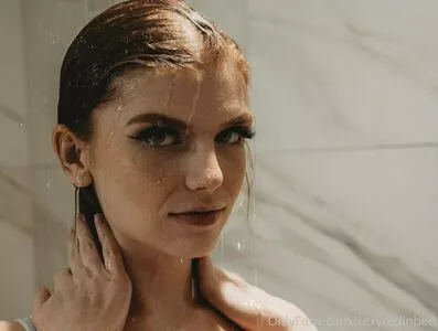 sexyredinbed / throwanitback nude photo #0385