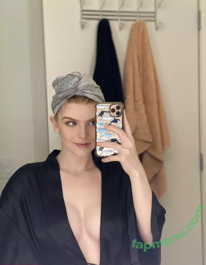 sexyredinbed nude photo #0001 (throwanitback)