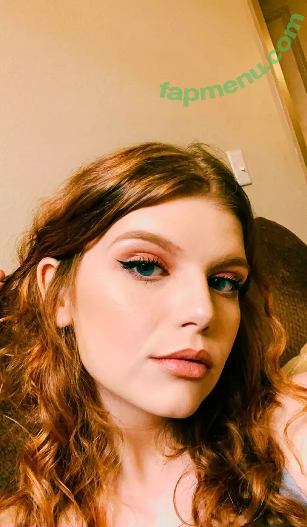 sexyredinbed nude photo #0008 (throwanitback)