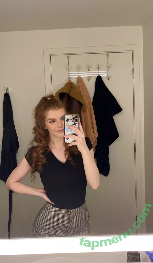 sexyredinbed nude photo #0061 (throwanitback)