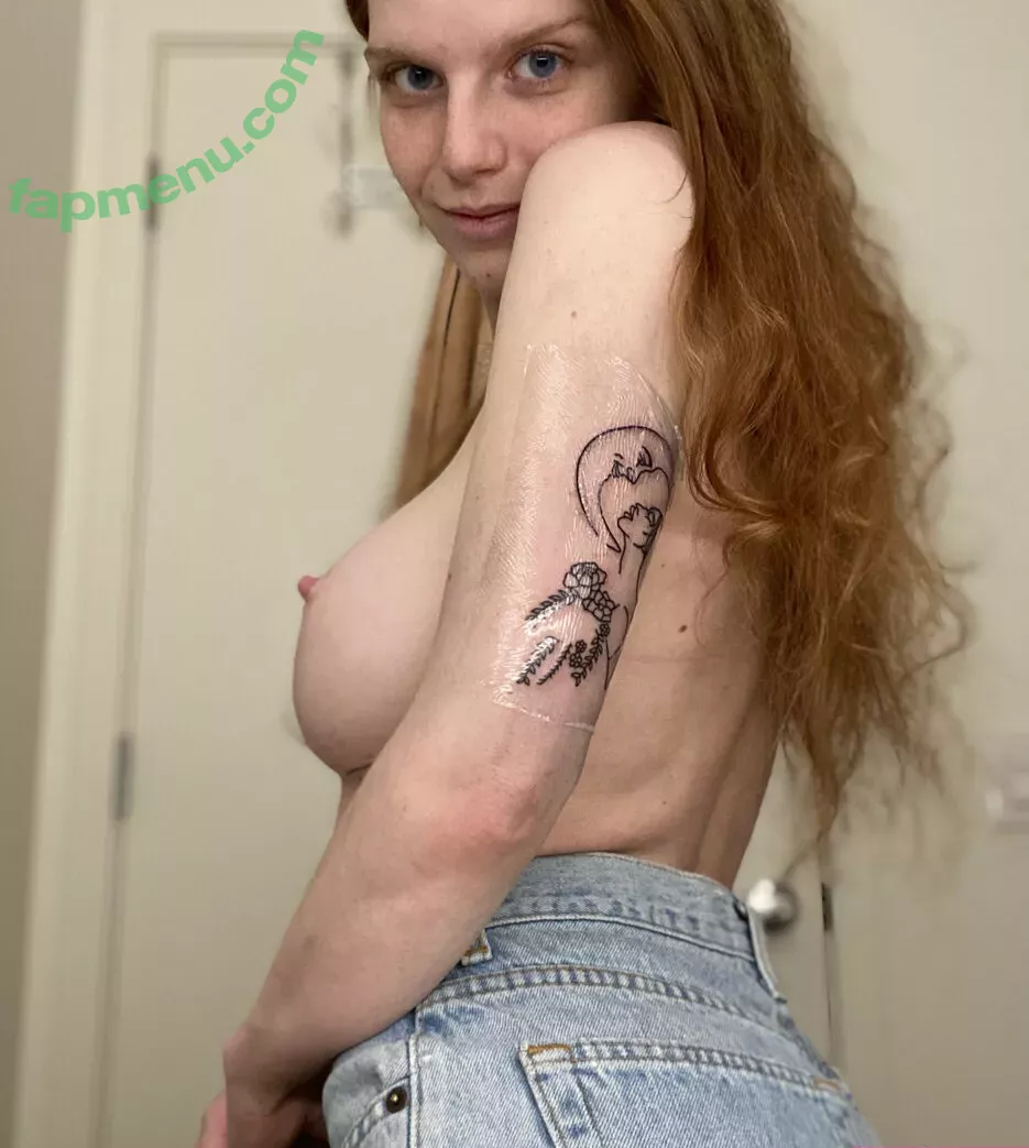 sexyredinbed nude photo #0170 (throwanitback)