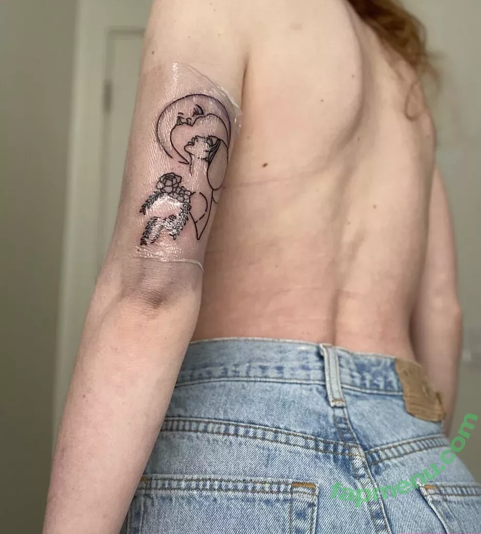 sexyredinbed nude photo #0171 (throwanitback)