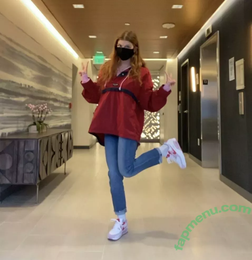 sexyredinbed nude photo #0189 (throwanitback)