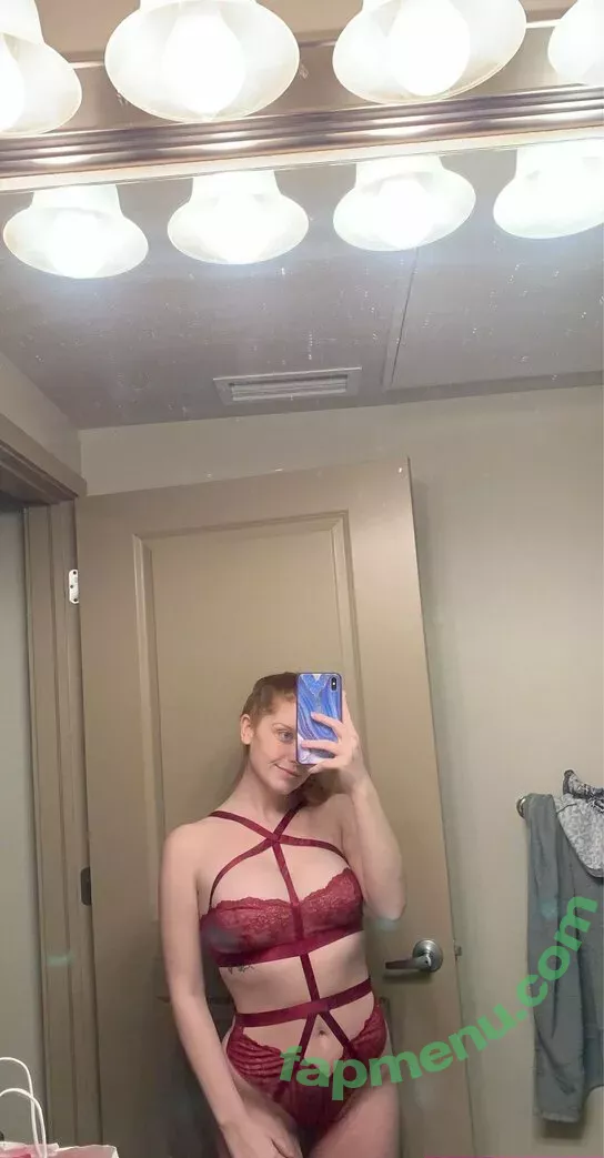 sexyredinbed nude photo #0190 (throwanitback)