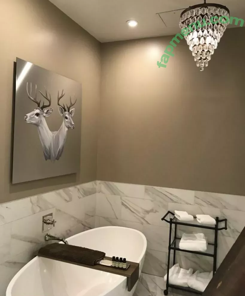 sexyredinbed nude photo #0216 (throwanitback)