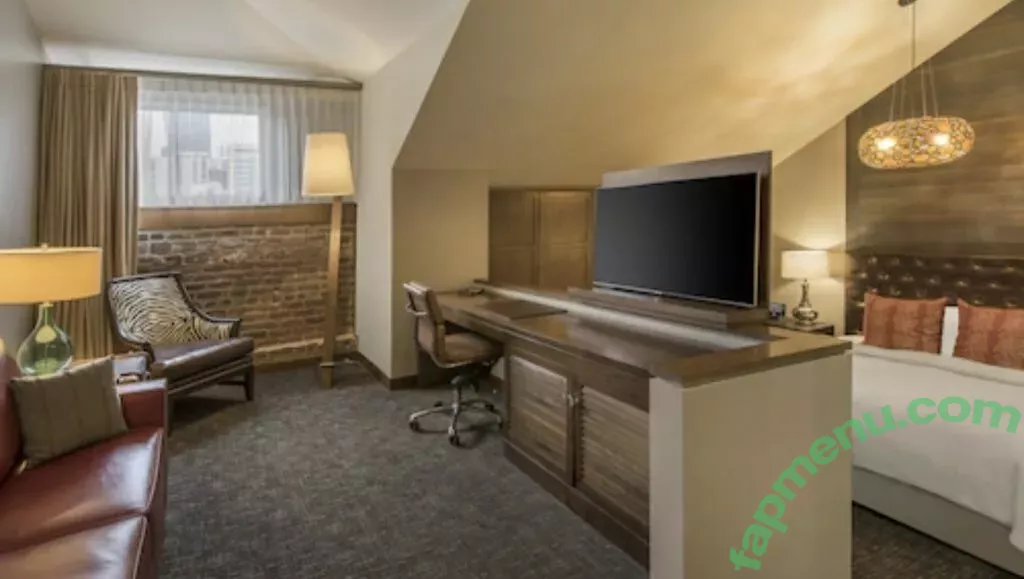 sexyredinbed nude photo #0217 (throwanitback)