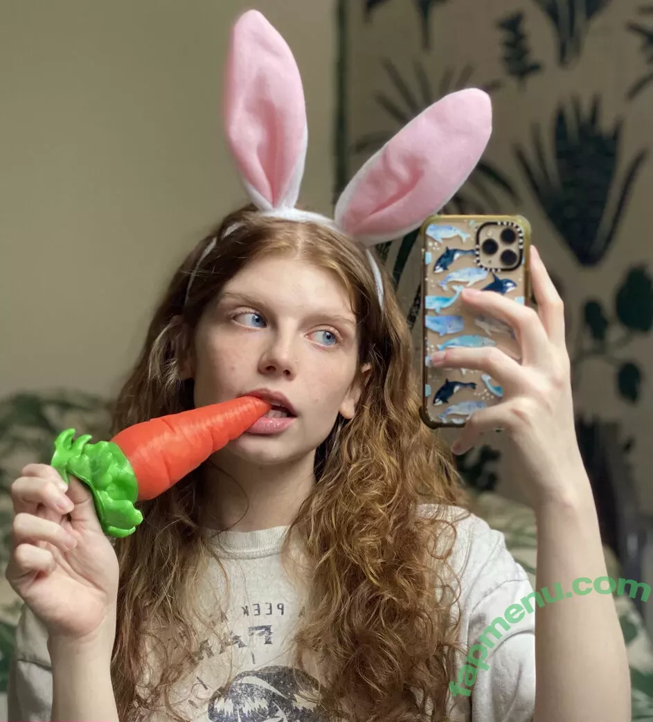 sexyredinbed nude photo #0347 (throwanitback)