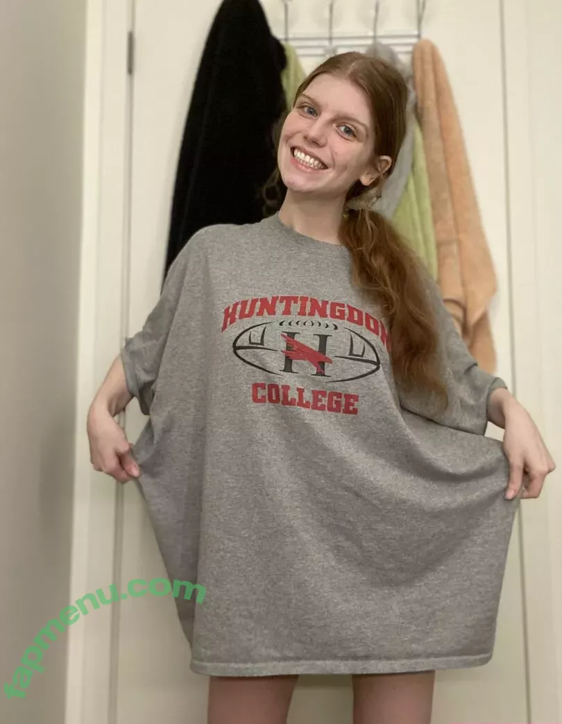 sexyredinbed nude photo #0368 (throwanitback)