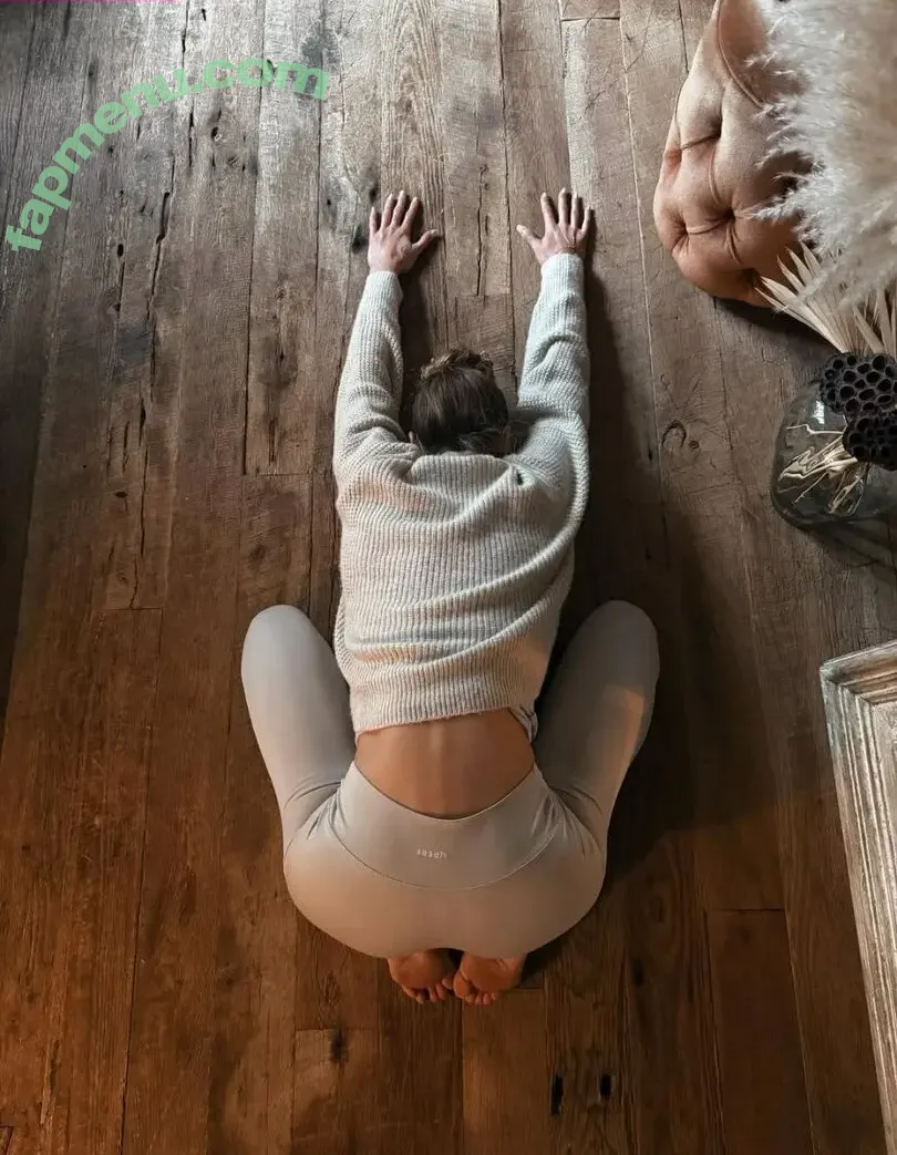 Seyma Subasi nude photo #0112 (seymasubasi)