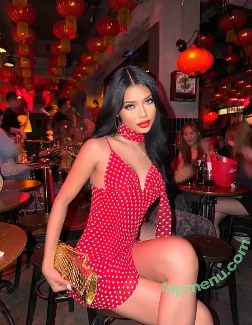 SgLily nude photo #0043 (LilySG / SingaporeLily / primrada_lily / sglilyy)