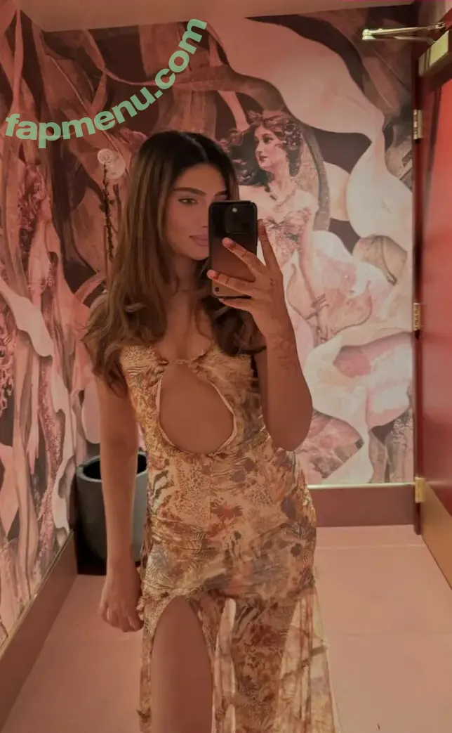 Shabreen Sabeer nude photo #0032 (shabreensabeer)
