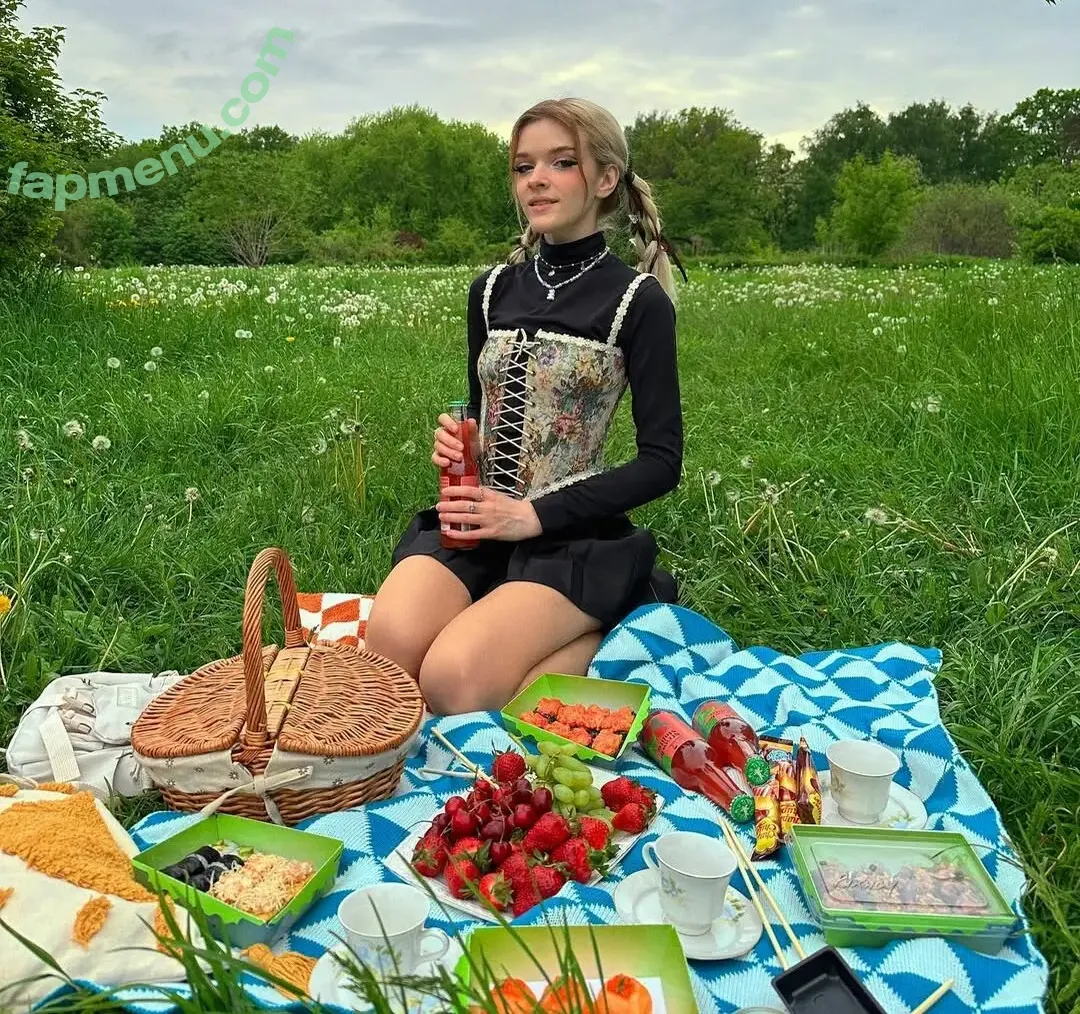 Shadsi nude photo #0193 (shadi_409)