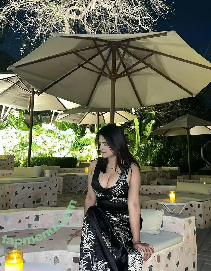 shagunbfr nude photo #0010 (shagunbfr)