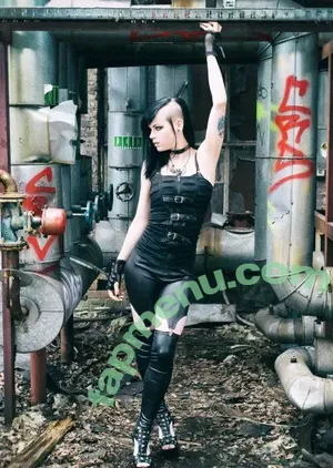 Shakey Sue / The Hellfreaks Vocals / thehellfreaks nude photo #0054