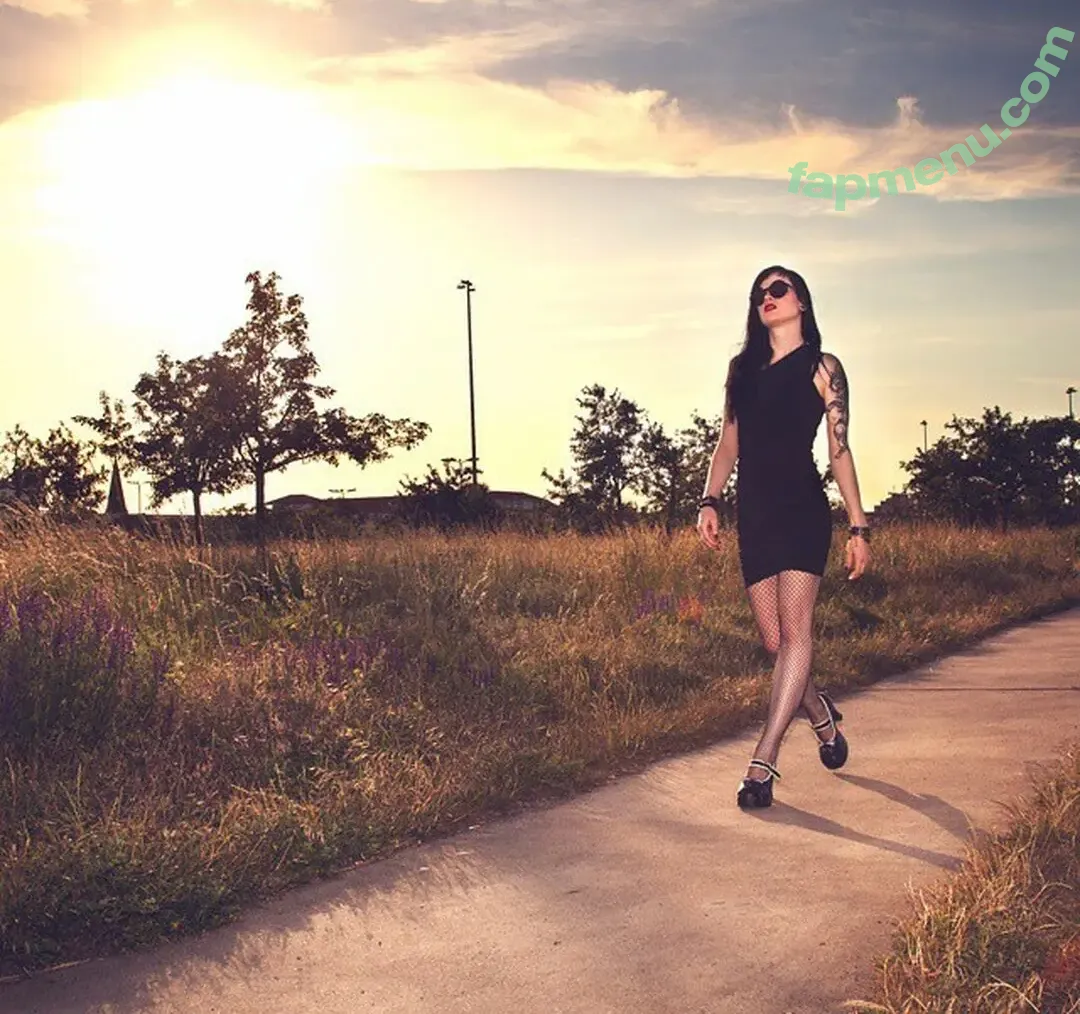 Shakey Sue nude photo #0058 (The Hellfreaks Vocals / thehellfreaks)