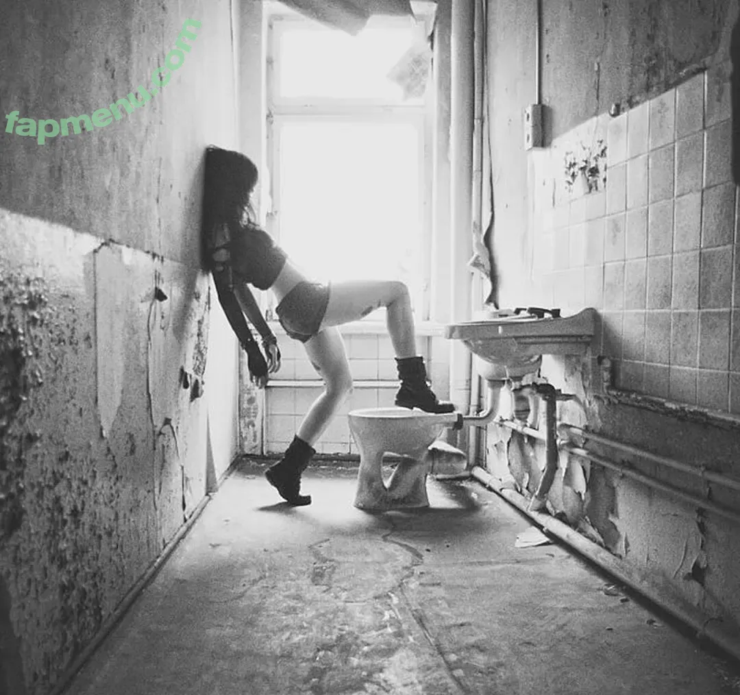 Shakey Sue nude photo #0059 (The Hellfreaks Vocals / thehellfreaks)