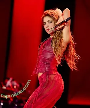 Shakira / shakkira nude photo #1252