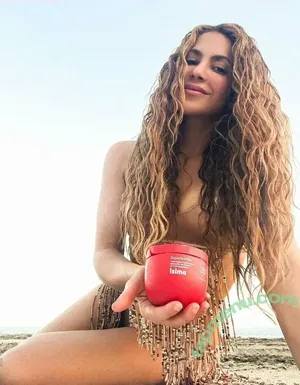 Shakira / shakkira nude photo #1434