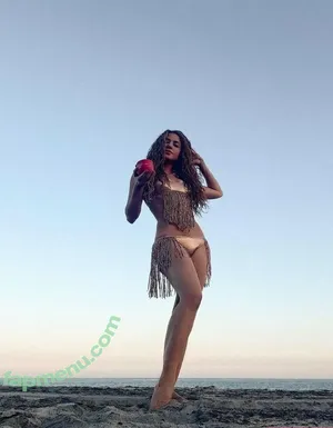 Shakira / shakkira nude photo #1436