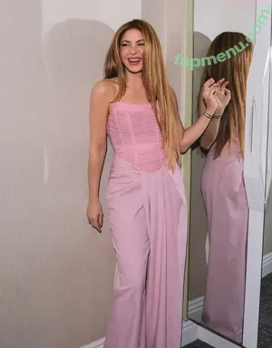 Shakira / artist / shakkira nude photo #1561