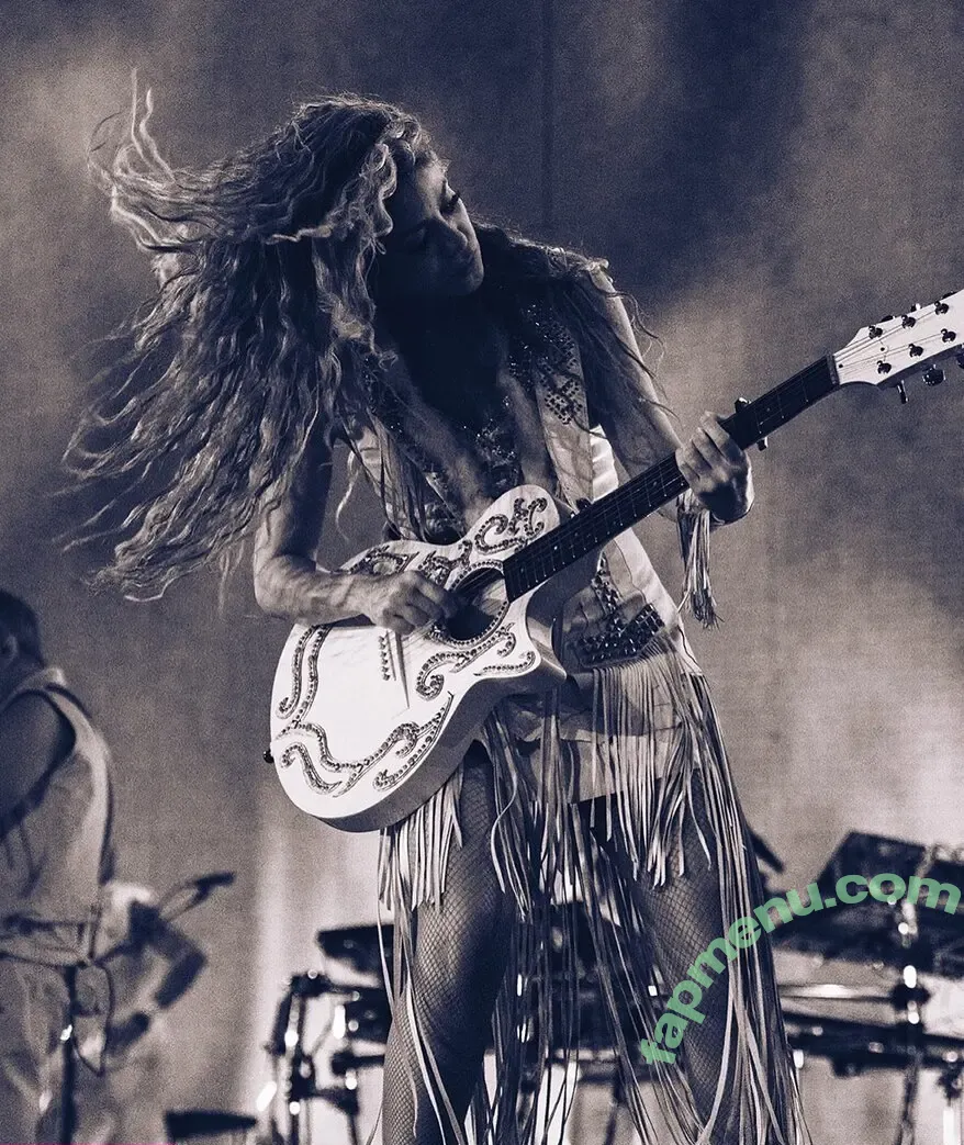 Shakira nude photo #1240 (artist / shakkira)