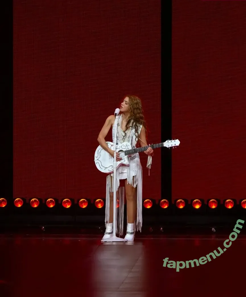 Shakira nude photo #1269 (artist / shakkira)