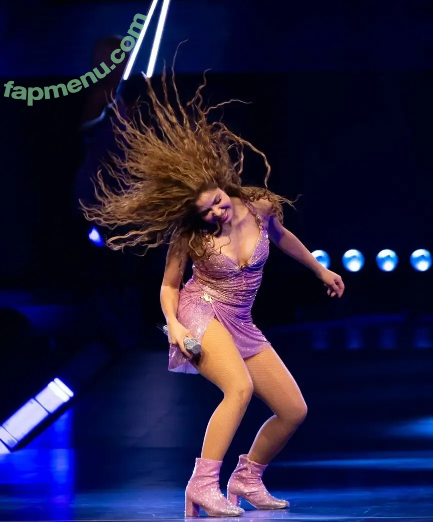 Shakira nude photo #1270 (artist / shakkira)