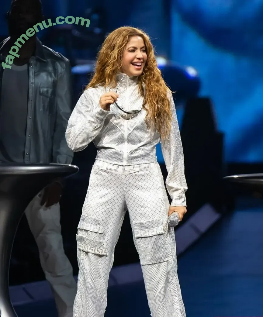 Shakira nude photo #1281 (artist / shakkira)