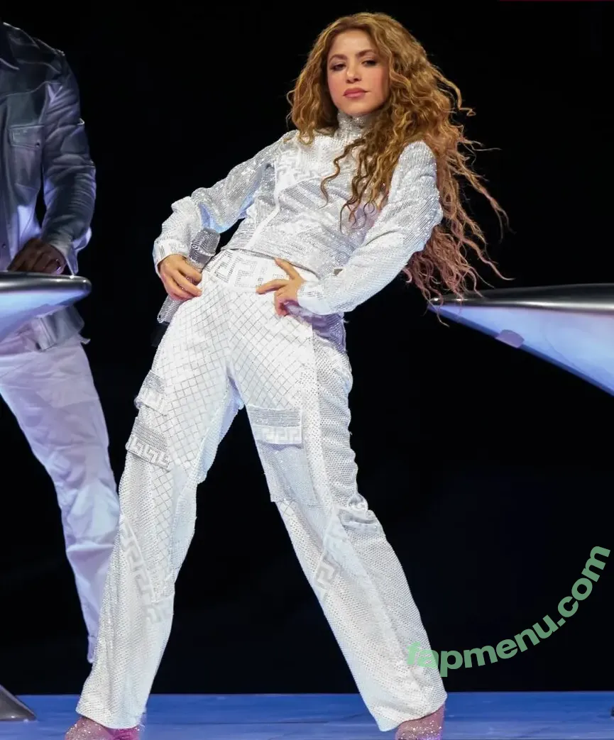 Shakira nude photo #1283 (artist / shakkira)