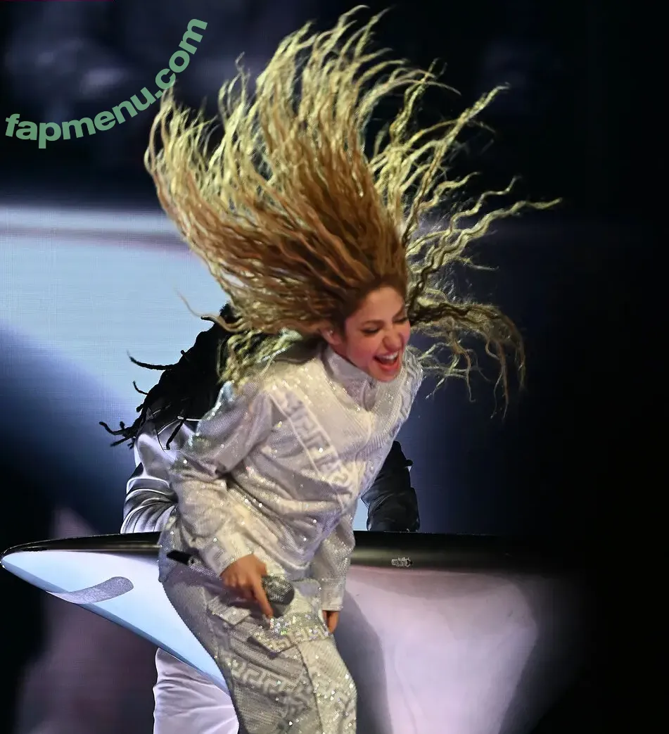 Shakira nude photo #1295 (artist / shakkira)