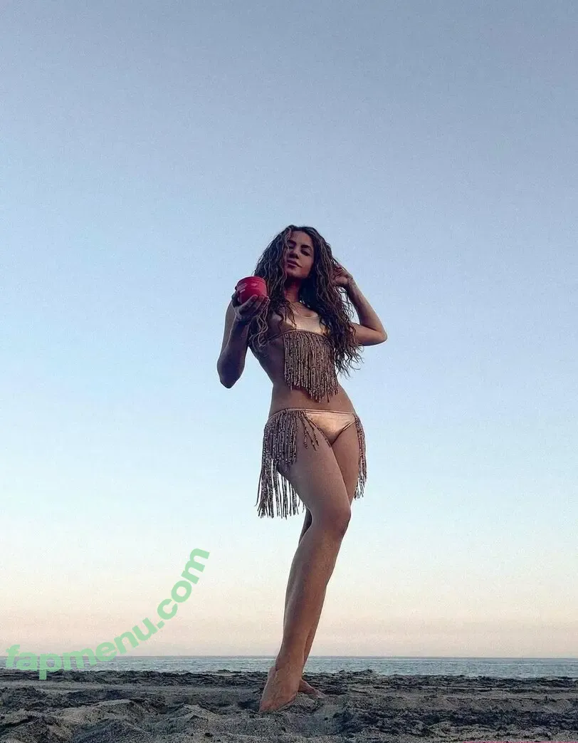 Shakira nude photo #1436 (artist / shakkira)