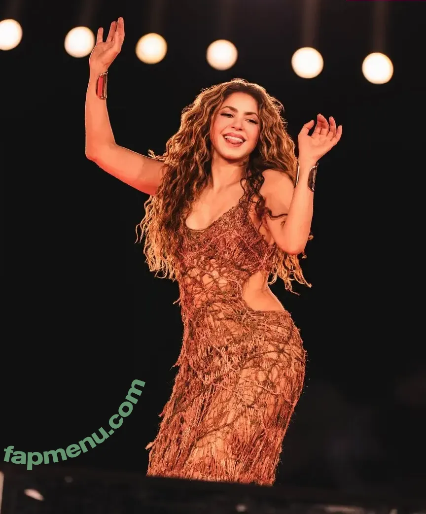 Shakira nude photo #1488 (shakirashakira)