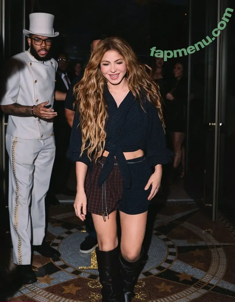 Shakira nude photo #1510 (shakirashakira)
