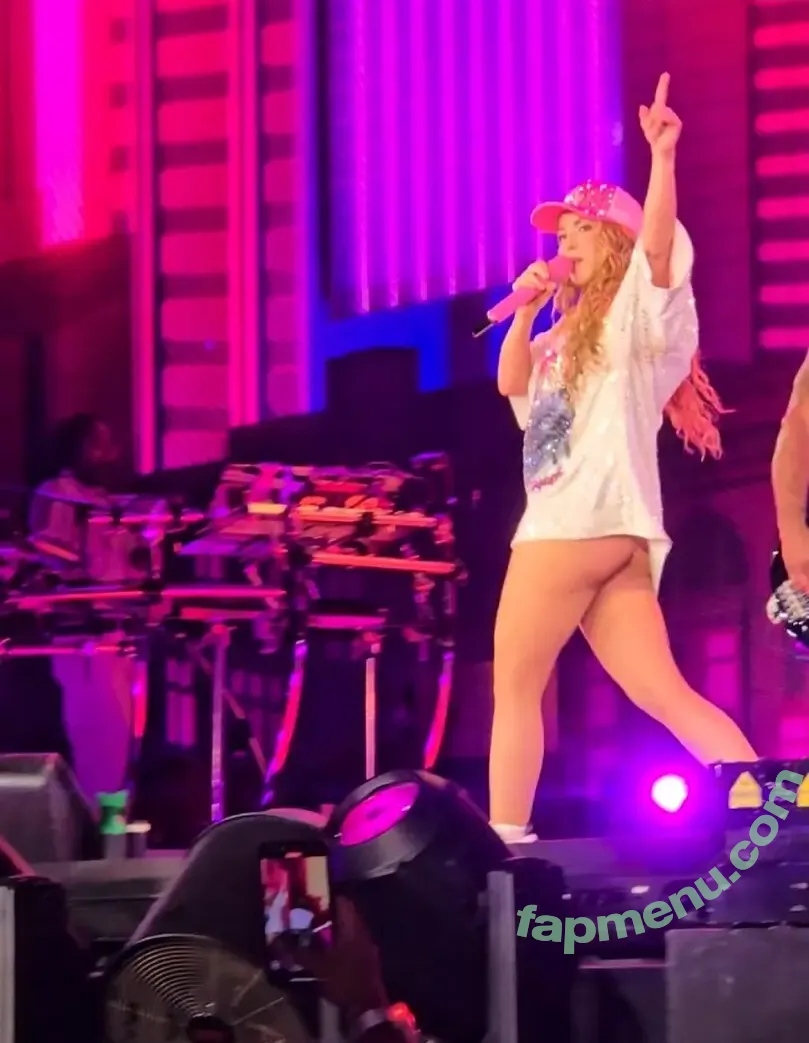 Shakira nude photo #1539 (artist / shakkira)