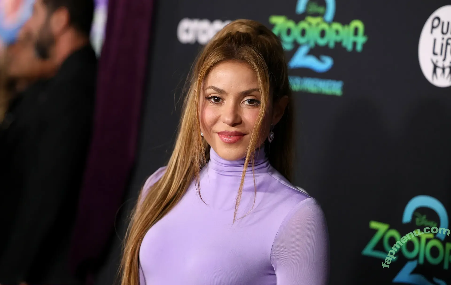 Shakira nude photo #1551 (artist / shakkira)