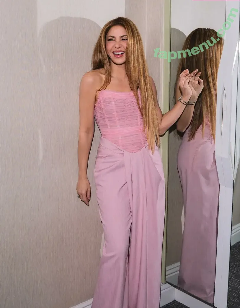 Shakira nude photo #1561 (artist / shakkira)